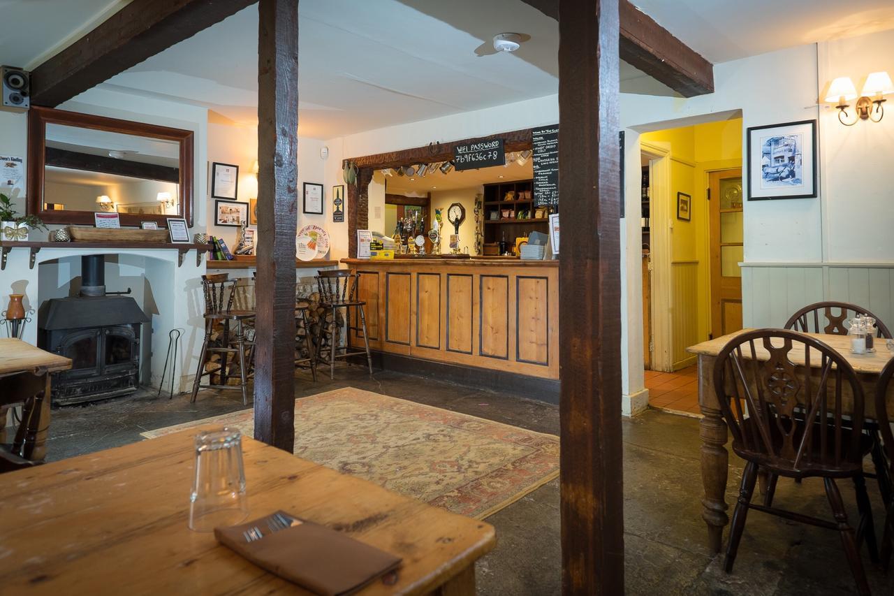 The Chetnole Inn Exterior foto